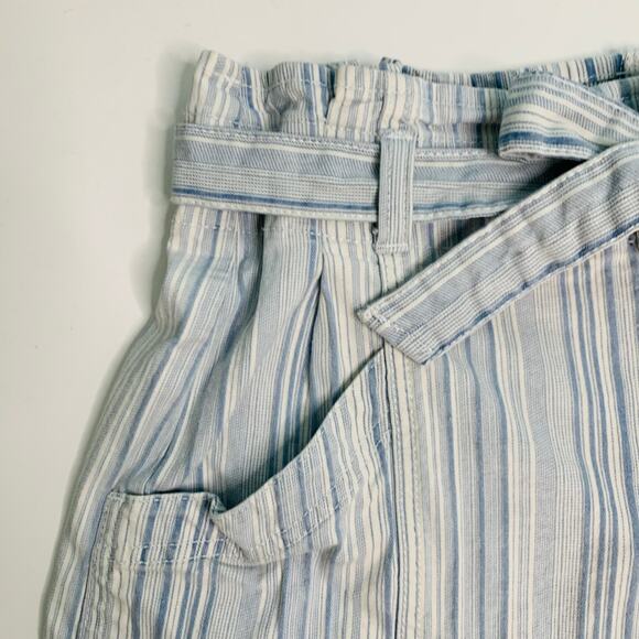 NWT American Eagle Retro Striped Paperbag Mom Shorts Size 2 - Picture 2 of 5